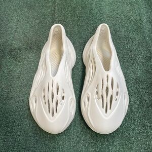 Yeezy foam runners